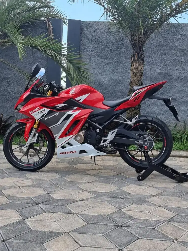 Honda CBR 150R thn 2023 AHRT Merah Koko Motor