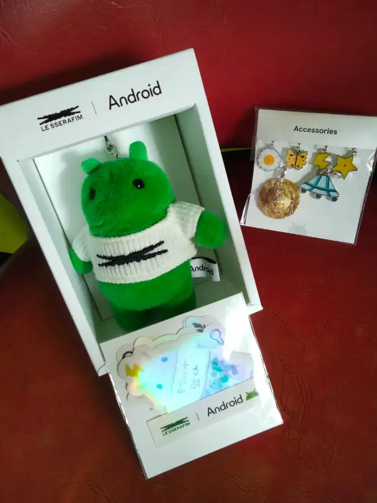 Gantungan kunci boneka android, stiker dan accessoriesnya nego
