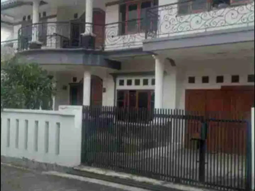 dijual rumah mewah 2 lantai di margacinta park bungabakung
