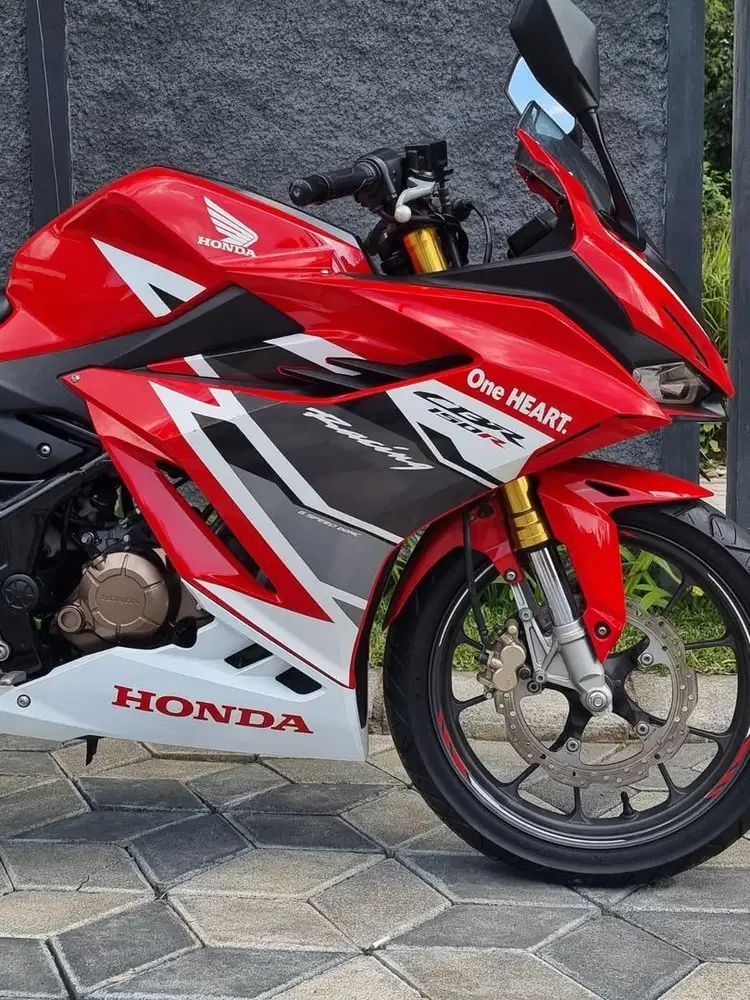 Honda CBR 150R Merah AHRT 2023 Mulus KoKo Motor