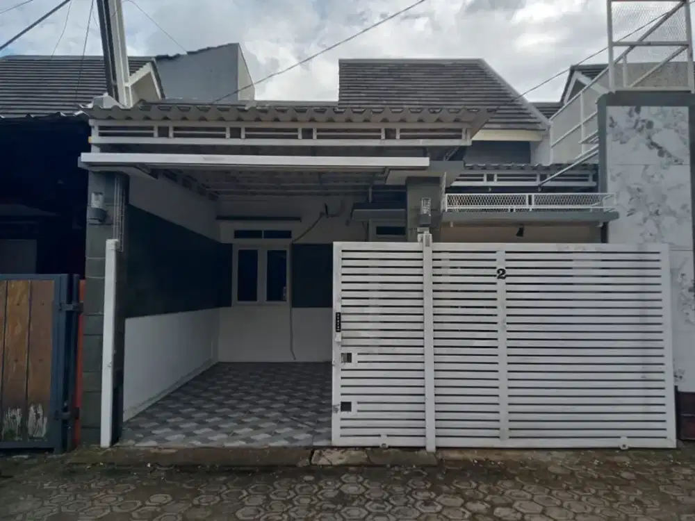 Rumah Siap Huni 10 Menit ke Pintu Tol Cikunir 6 Hadap Selatan J-39590