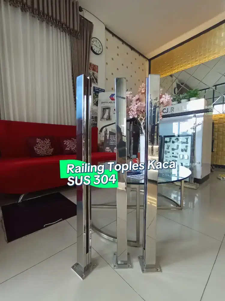 Railing Toples Kaca