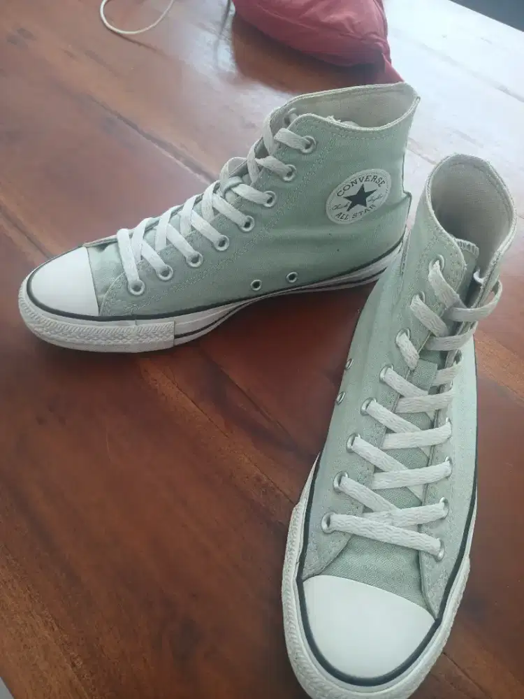 Sepatu converse original uk 42