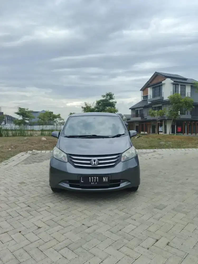 Honda Freed 1.5 E PSD Bensin Matic 2010