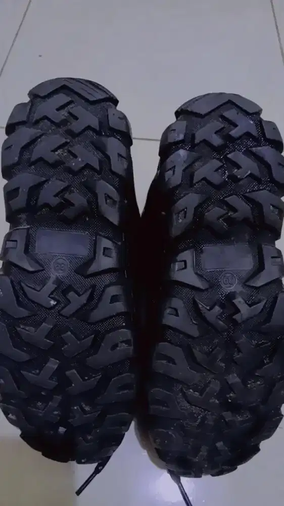 Sapatu safty laki laki