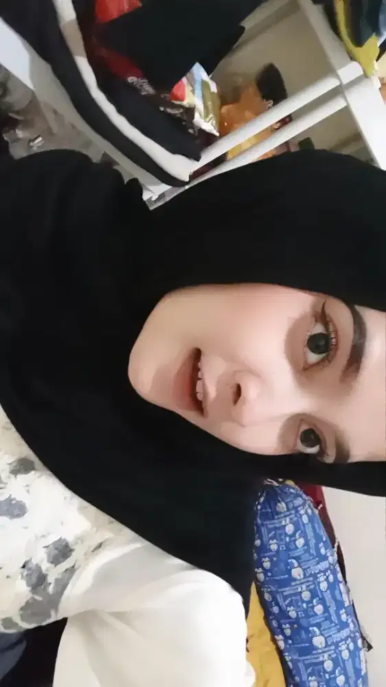 Cari loker host live