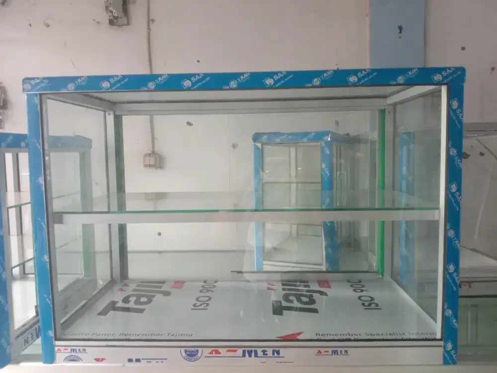 Kaca etalase makanan