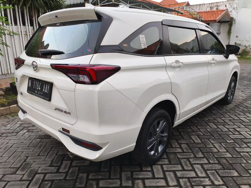 Daihatsu Xenia R CVT 2022