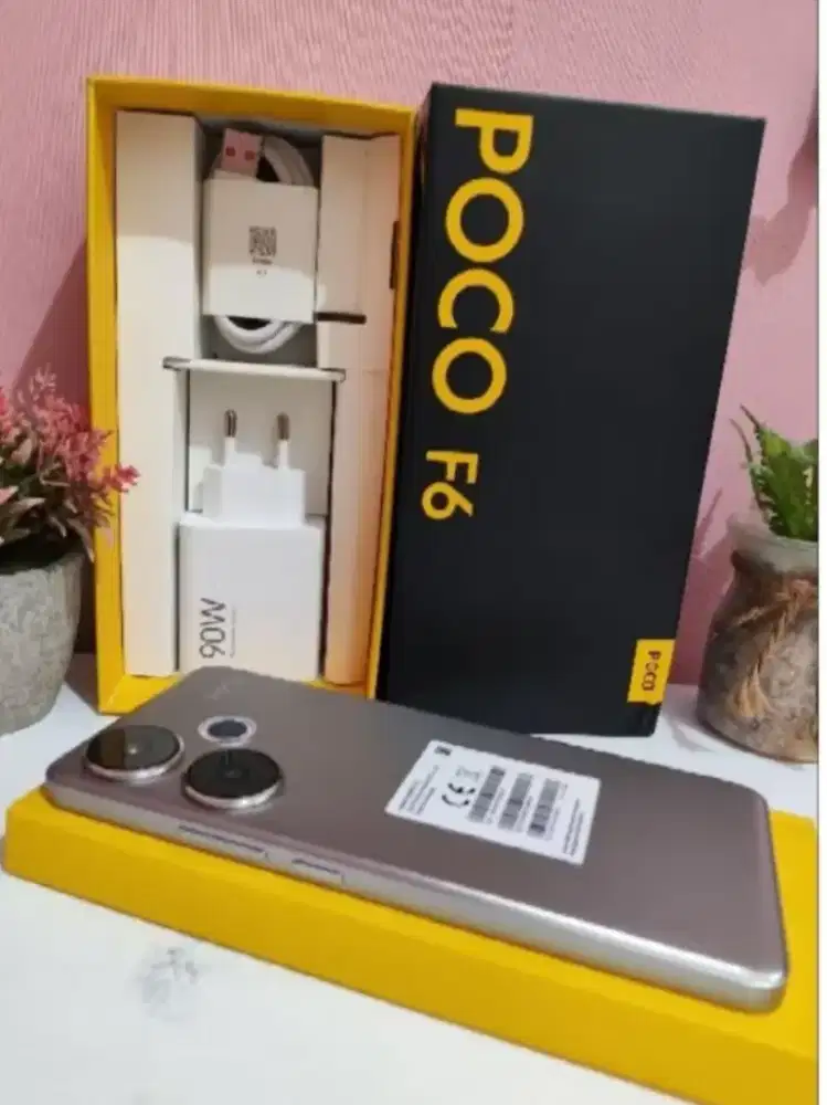 Murah hp Poco F6 5G 12/512 grs resmi mulus, bs TT