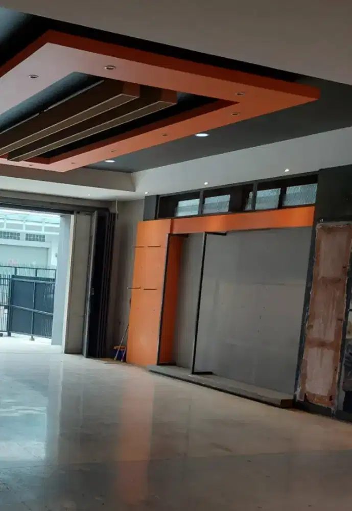 Disewakan ruko 3 lantai 435m2 Jl. Kalipah Apo