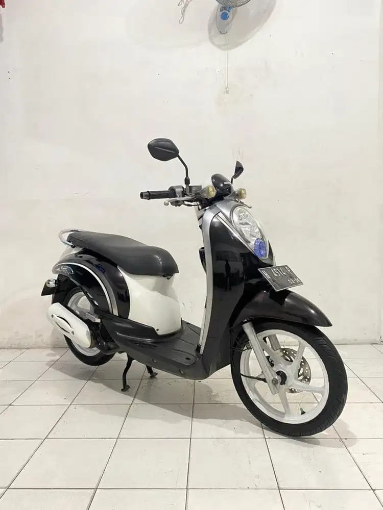 SCOOPY 2011 karbu top orisinil