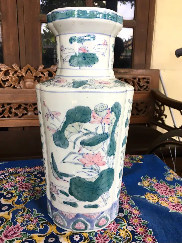 Gucci Keramik Antik  Tema Bunga