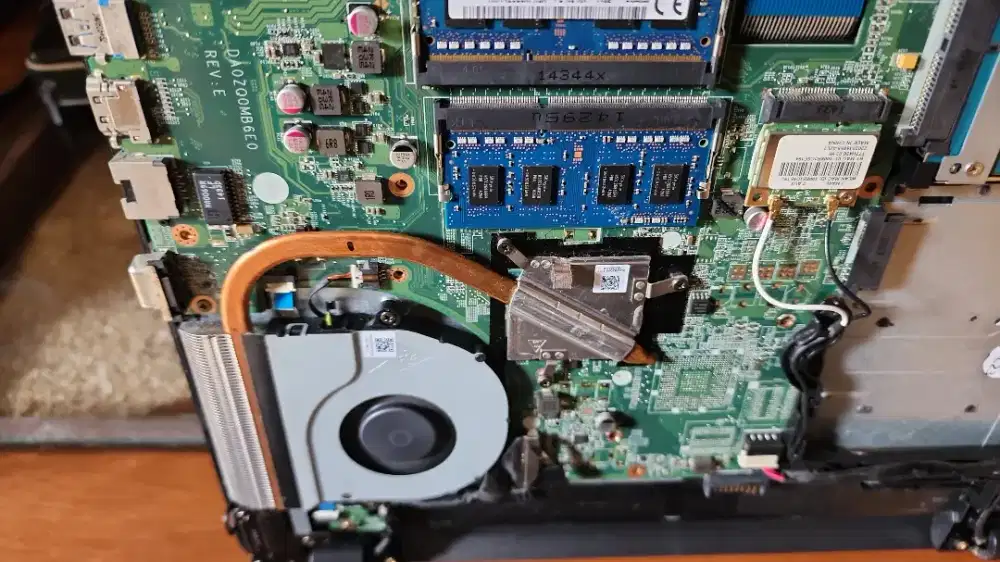 Service komputer dan laptop