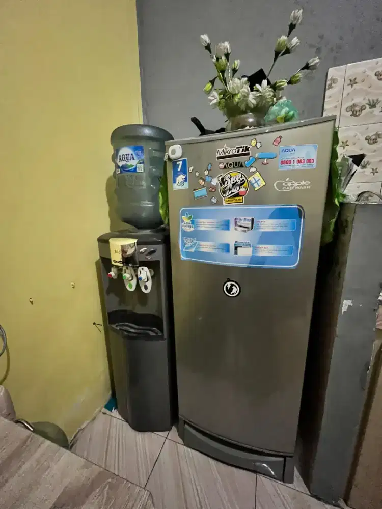 Kulkas 1 pintu merk aqua