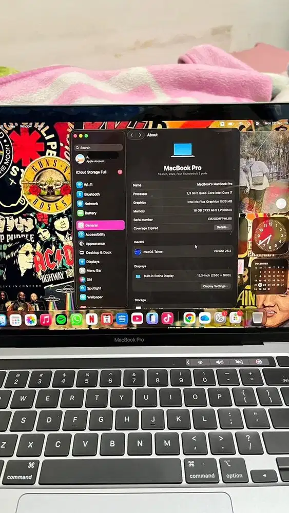 Macbook Pro 2020 1 TB Pemakaian pribadi