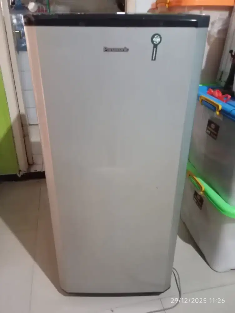 Kulkas Panasonic