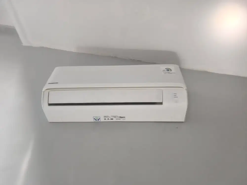 AC Panasonic 1,5 PK Baru di pakai 4 bulan, kondisi seperti baru
