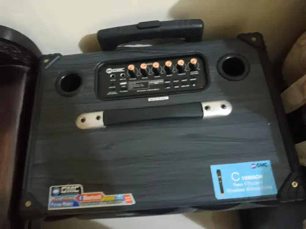 Speaker 15 merk GMC 883i