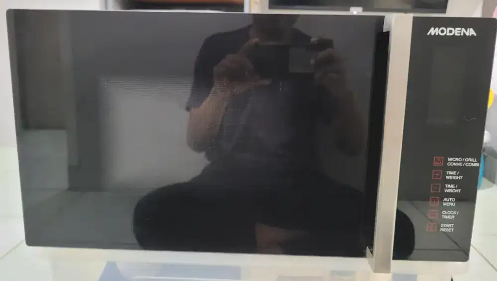 Microwave Modena MV 3133