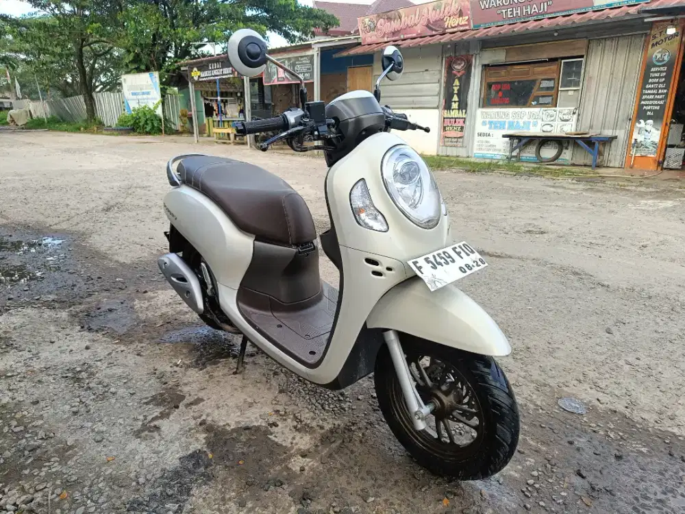 Pajak hidup Scoopy Donat Keyles 2023 cw putih dop mesin halus terawat