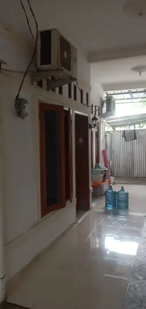 Di kontrakan rumah