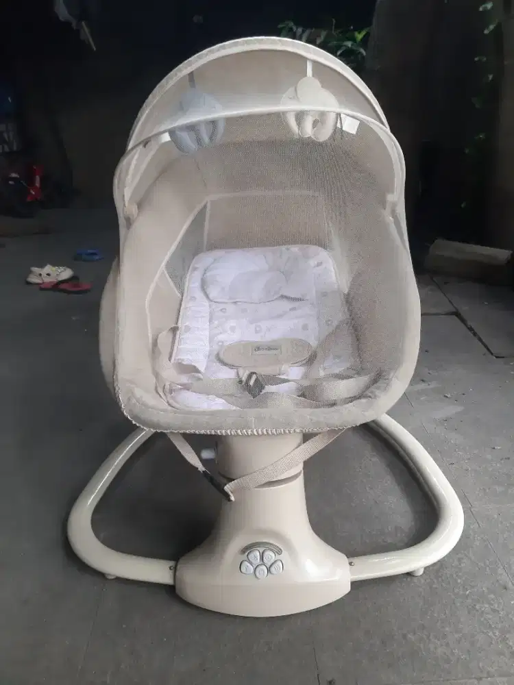 Ayunan Bayi Electric Snuggli PREMIER