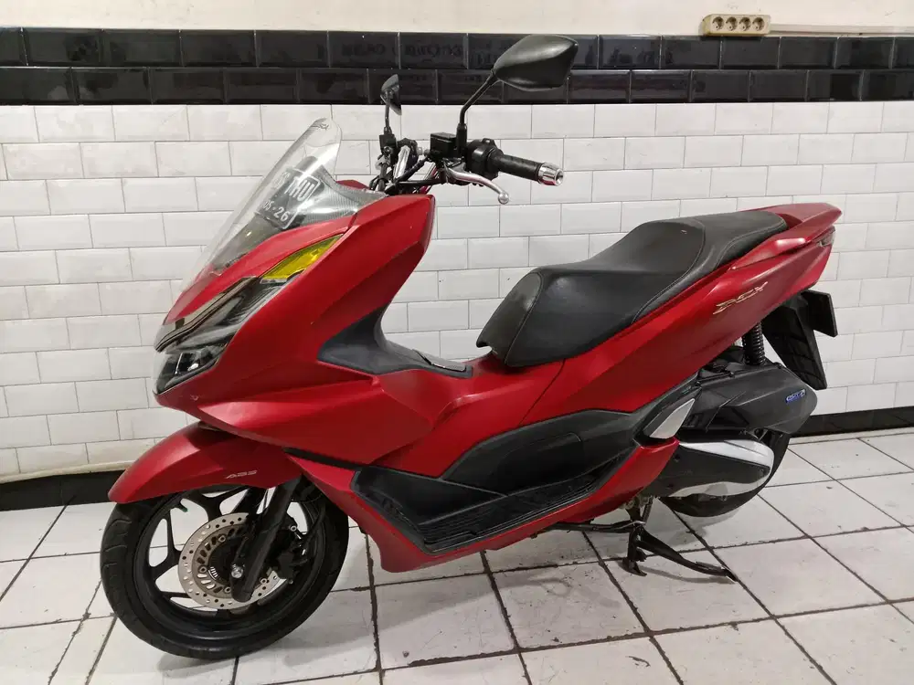 Honda pcx 160 abs tahun 2021 bagus