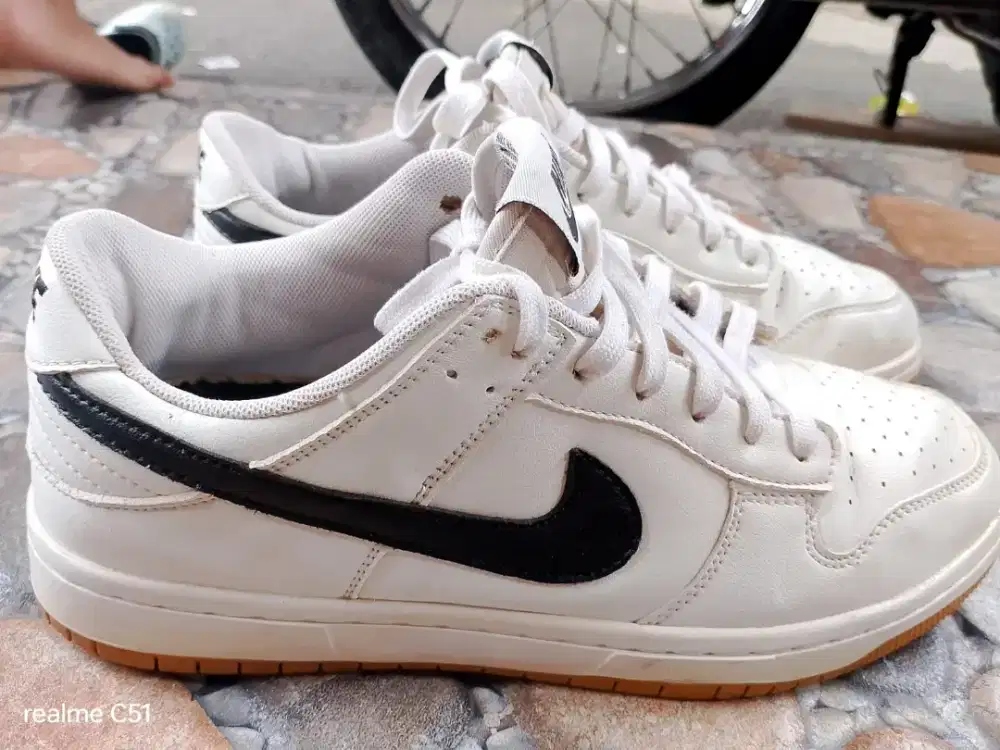 Di jual sepatu nike