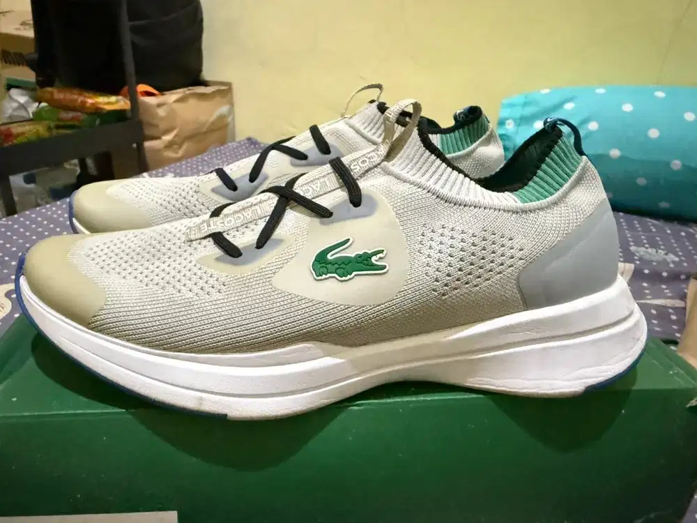 sepatu running lacoste keren