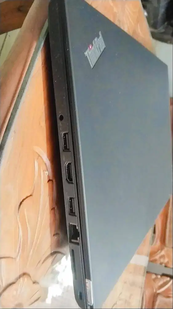 LENOVO INTEL CORE I5 RAM 8 /256 SSD INTEL UHD GRAPHIC BEKAS SECOND