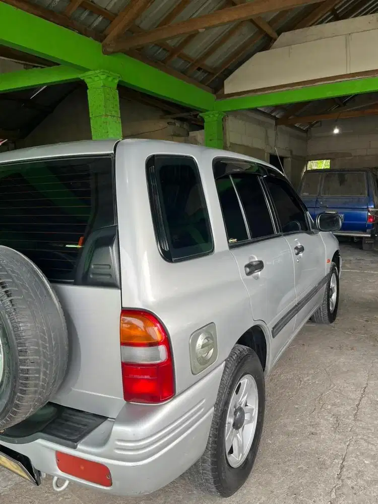 Suzuki Escudo Tahun 2003