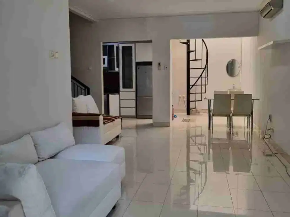 Dijual Rumah Raffles Hills Dekat Mall Transtudio Cibubur