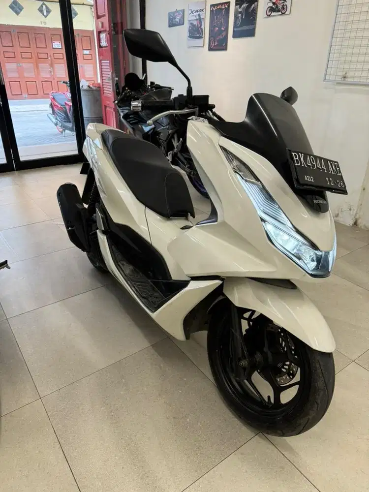 [Tipe Tertinggi] Honda PCX 160 ABS 2021 warna Putih Gloss White CC Old
