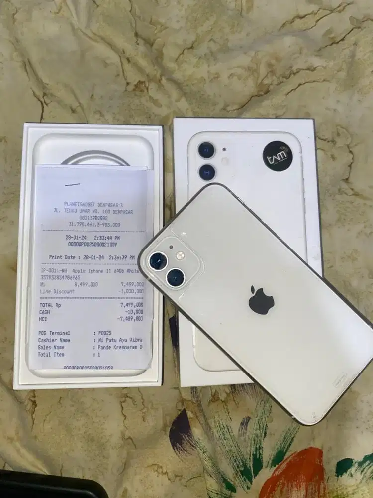 Iphone 11 64gb ibox mulus bekas wanita
