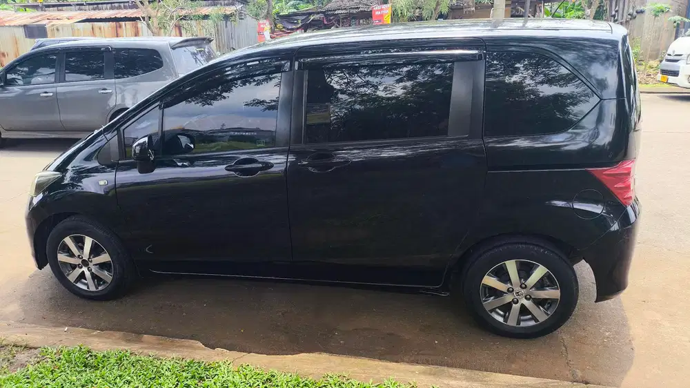 Honda Freed 2010 Bensin