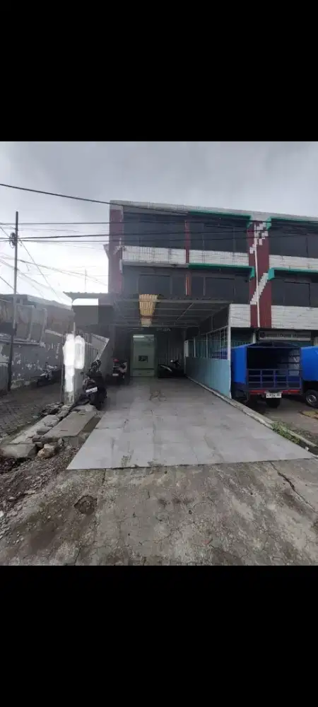 Disewakan Ruko 3 Lantai Raden Saleh