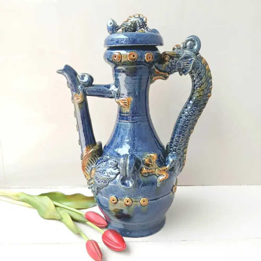 Teko kendi keramik antik lengkap dengan tutup