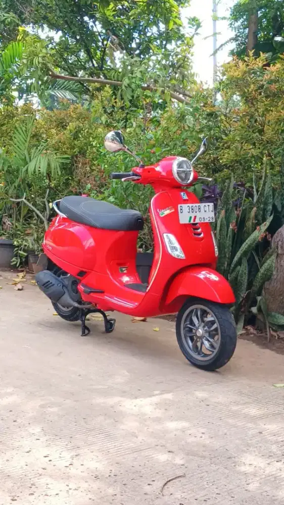 DP 500RB VESPA LX 125 I-GET TAHUN 2023 KM 6RB