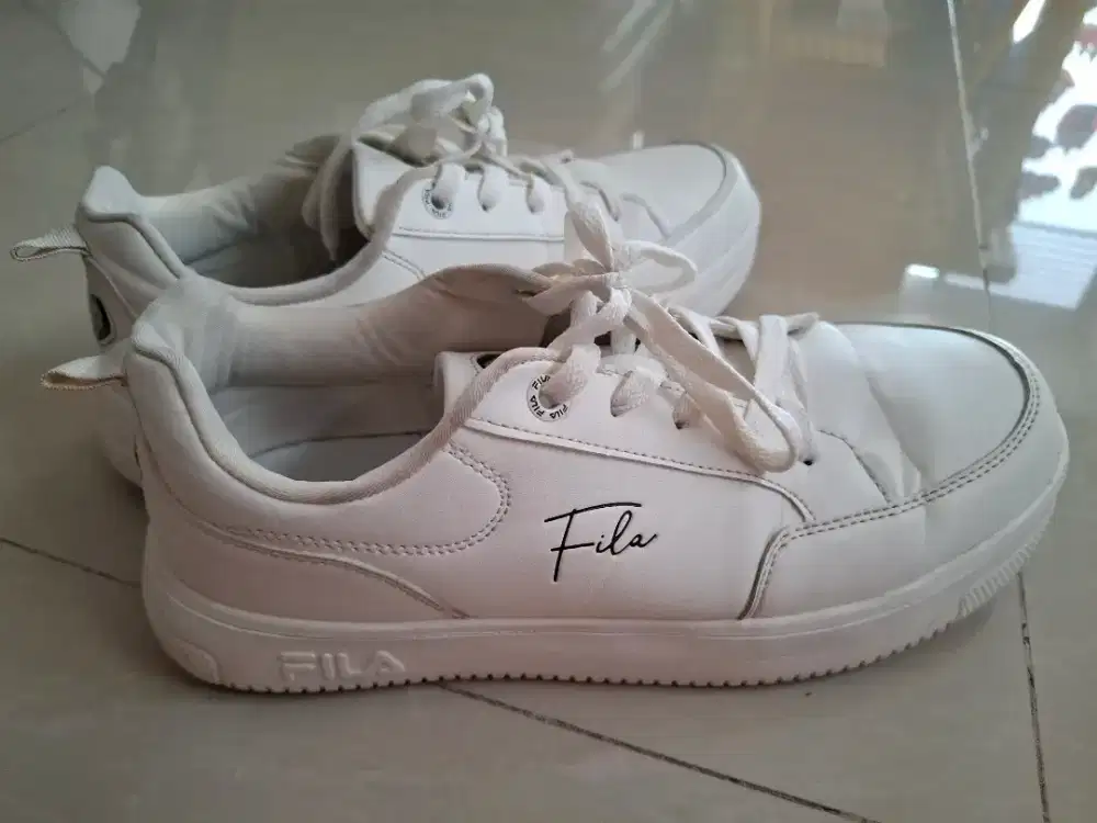 Sepatu FILA original