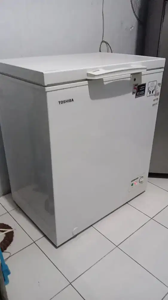 Frezzer toshiba 180litter
