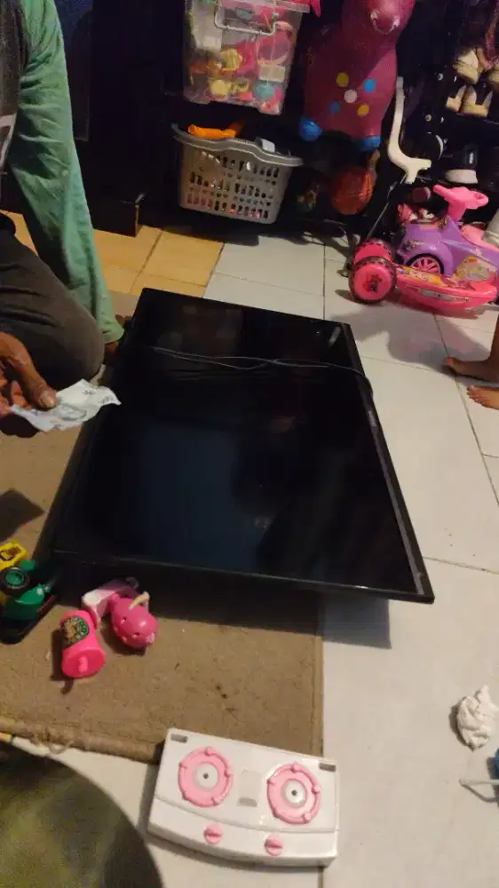 TV Changhong 32 inchi