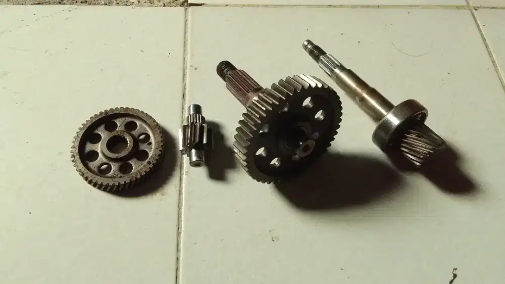 1 Set Gigi Gardan Honda Beat thn 2013-2017 Ori lengkap Bagus