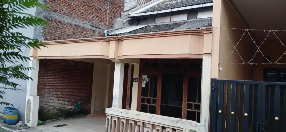 Rumah 2 lantai dijual seharga rumah 1 lantai