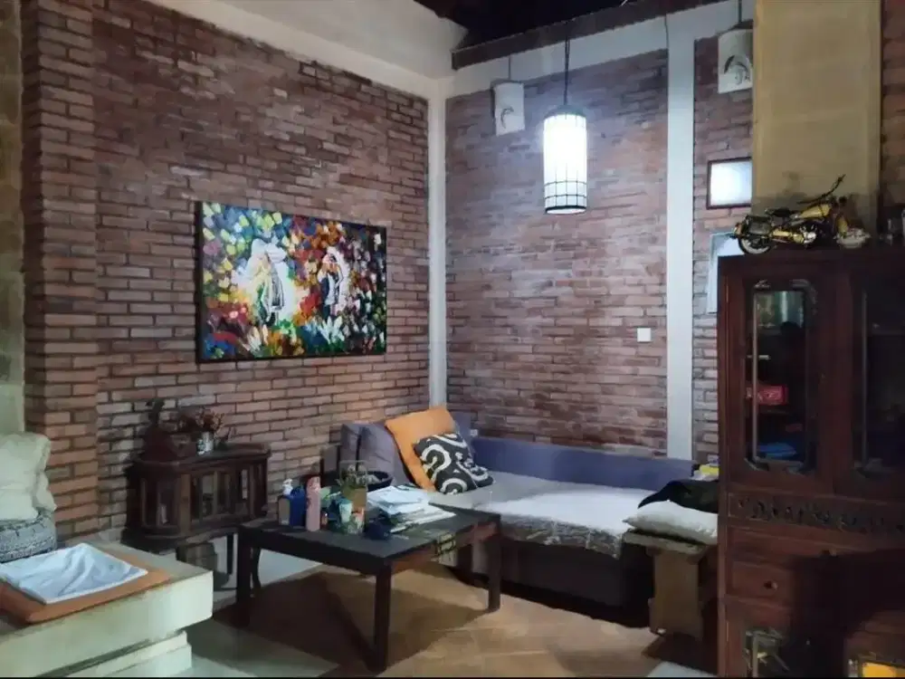 JUAL RUMAH DI PUSAT KOTA SESETAN