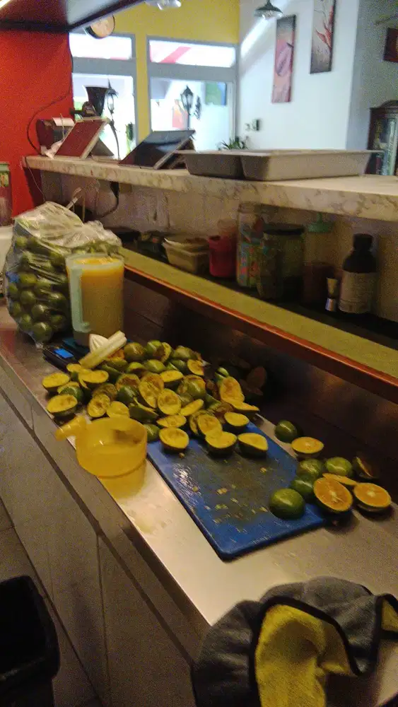 Di butuhkan karyawan servis 5 orang