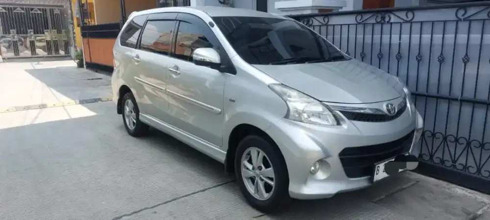 Toyota Avanza Veloz 1.5 2012 matic mulus siap pakai