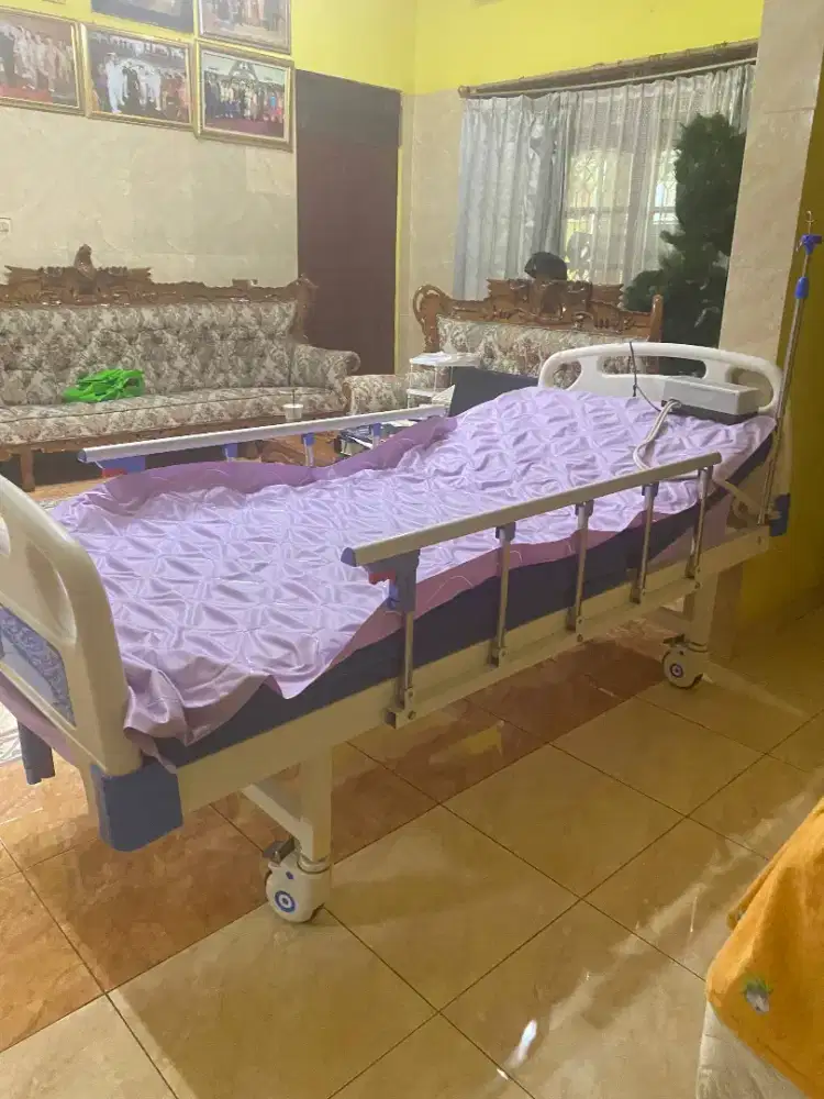 Tempat Tidur Rumah Sakit untuk pasien bed rest