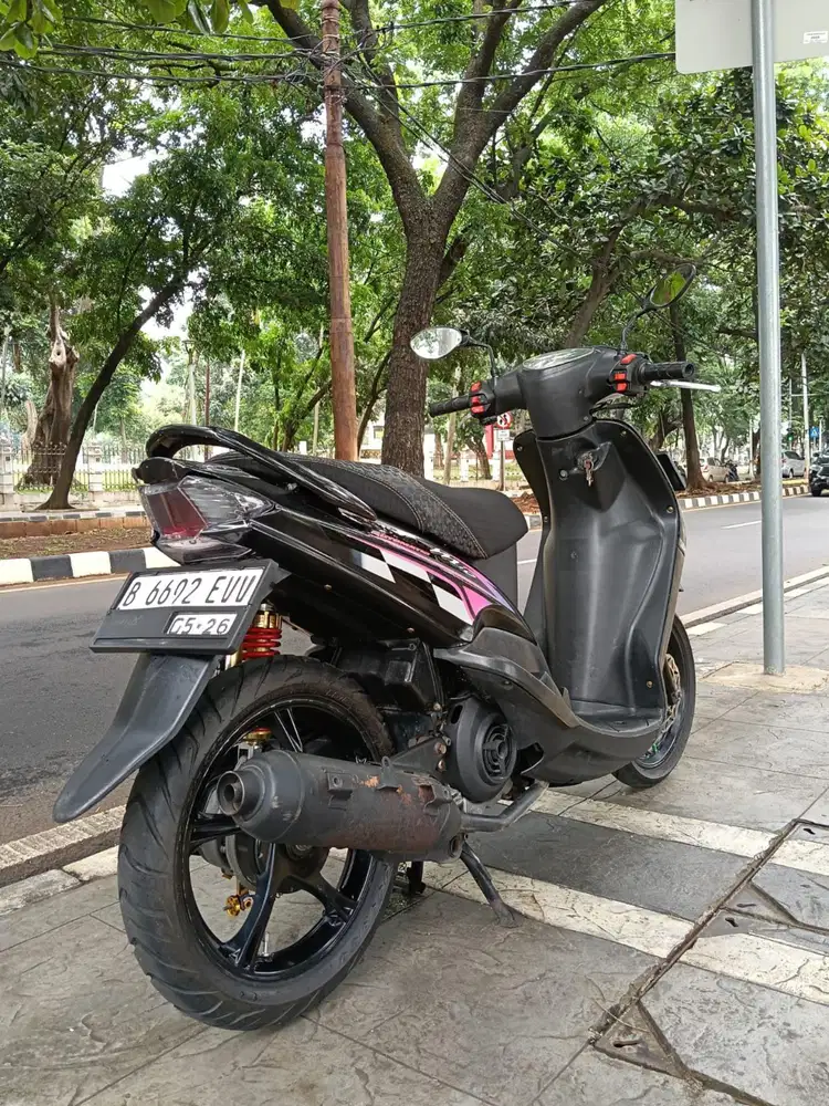 DIJUAL CASH YAMAHA MIO SPORTY THN 2011 PAJAK IDUP SIAP PAKAI