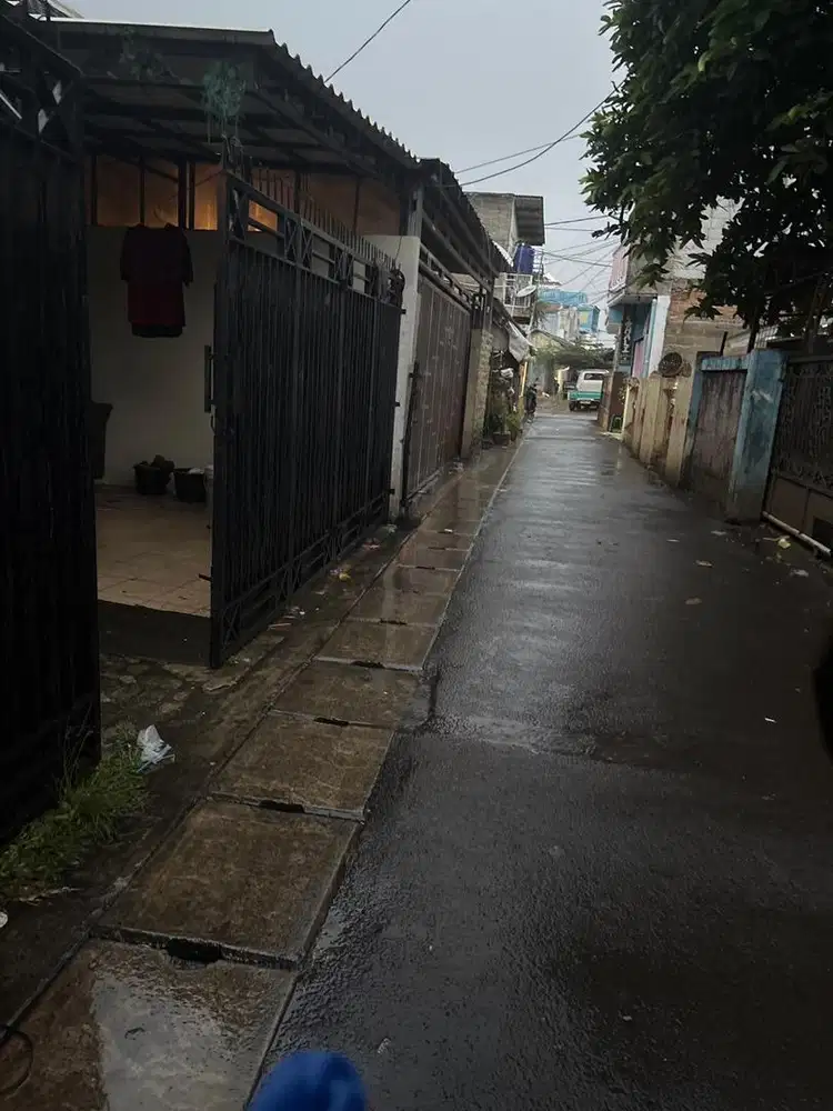 Dijual Rumah H Ali condet Raya Tengah