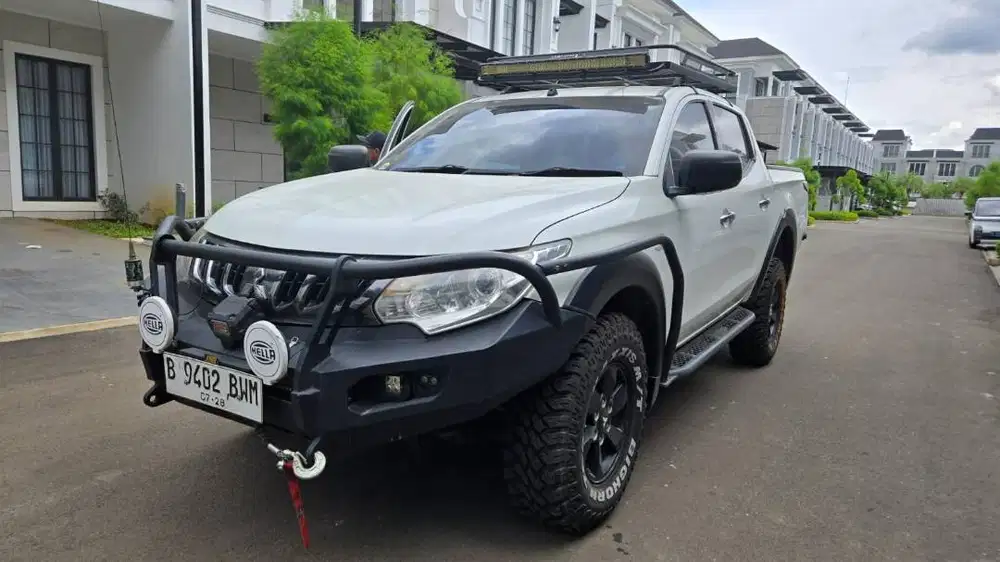 Mitsubishi Triton DCAB 4x4 MT